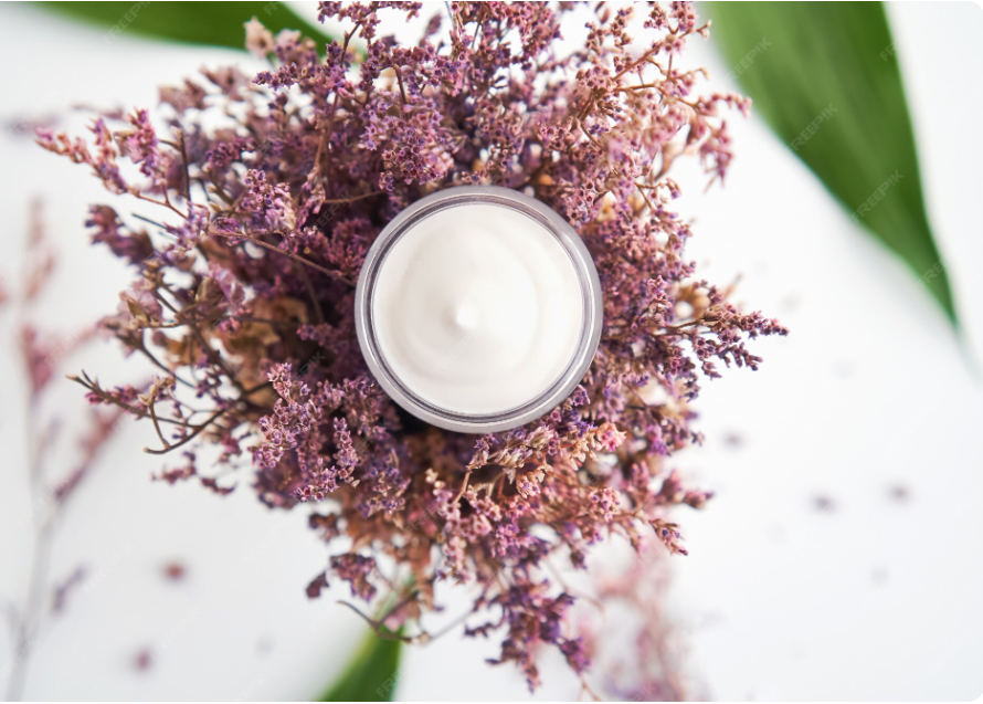 Jak czytać składy kosmetyków do twarzy – prosty poradnik